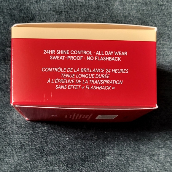 One Size translucent setting Powder - Picture 4 of 8